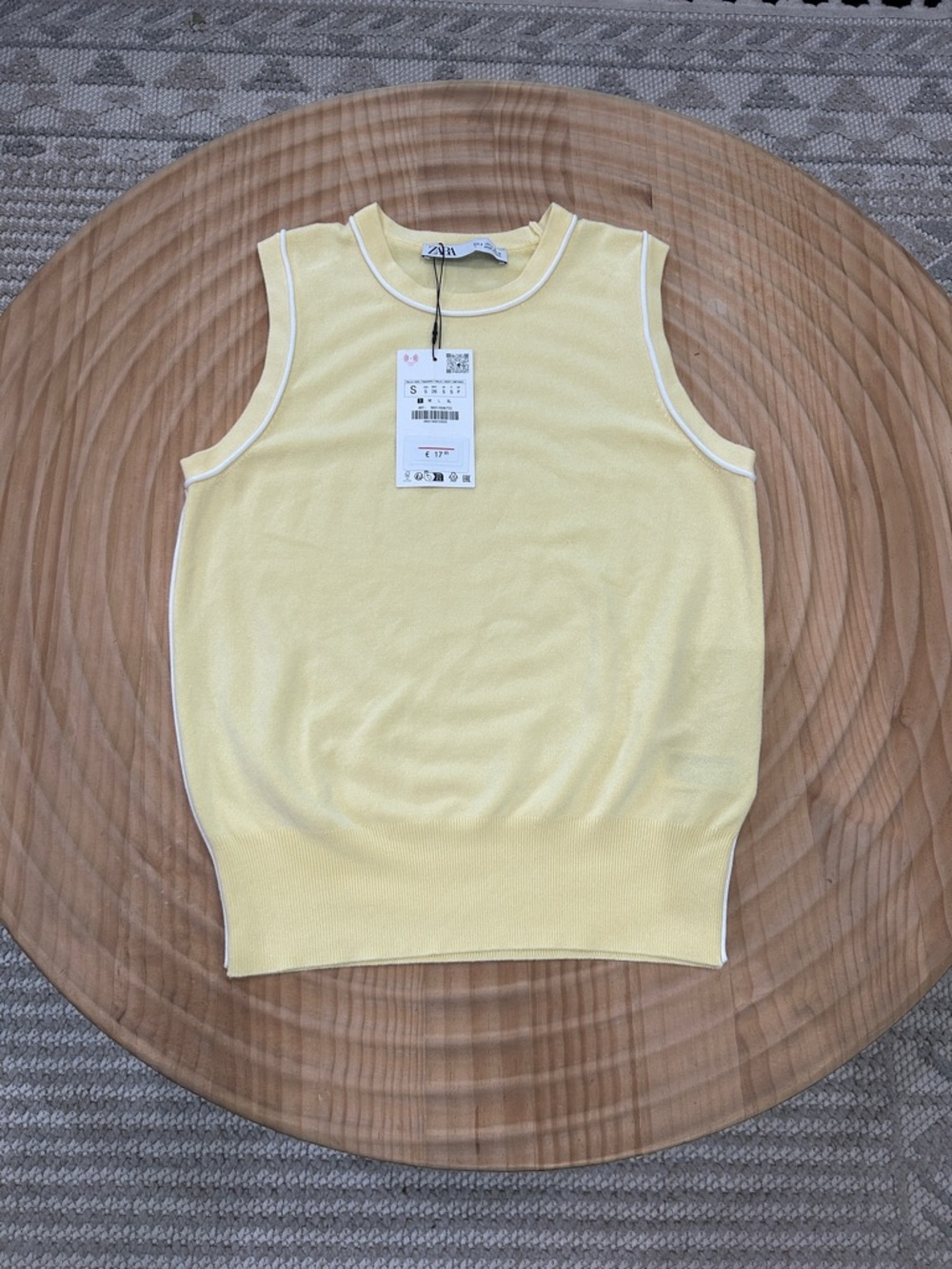 Zara Pale Yellow Sleeveless Knit Tank with White Trim